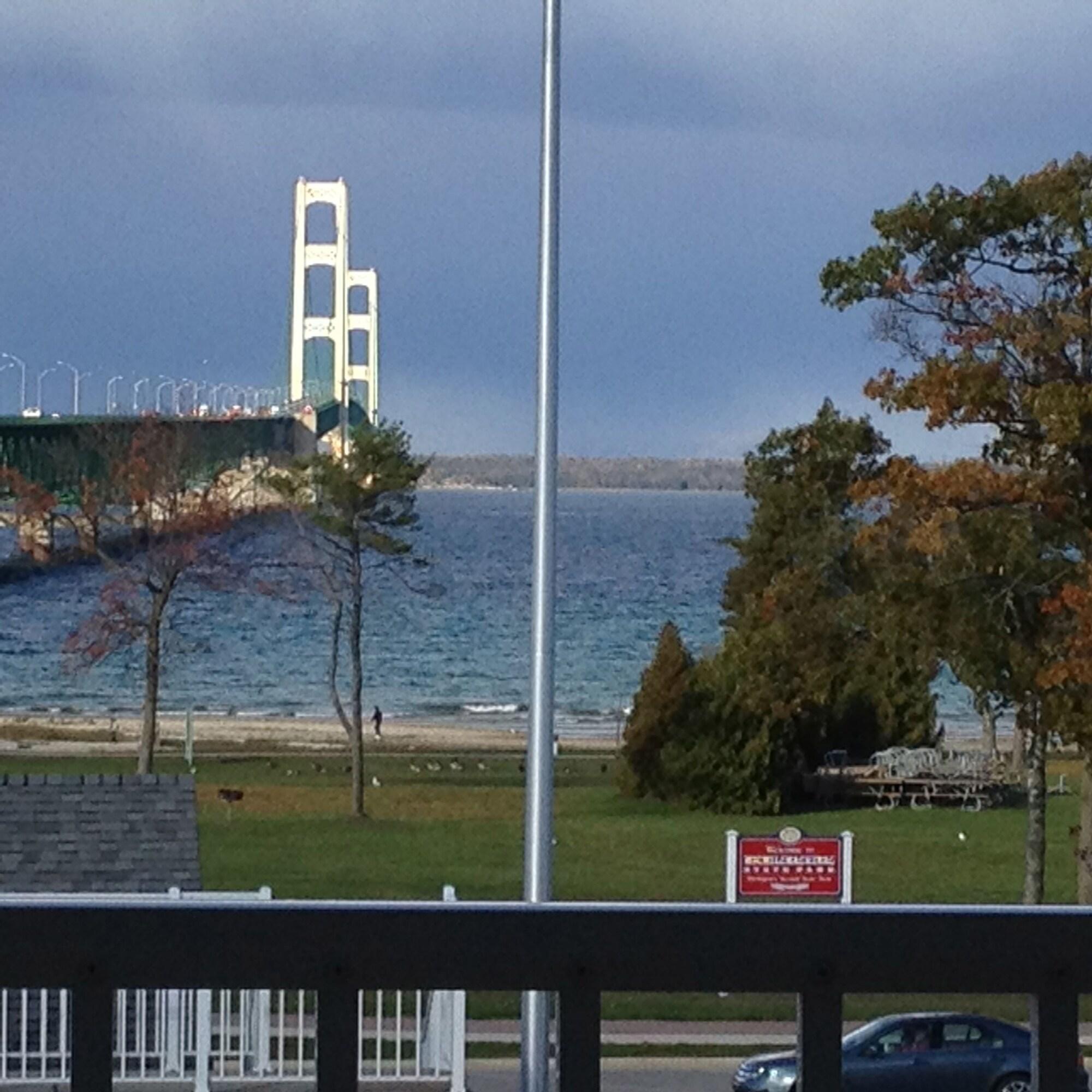 Parkside Inn Bridgeview Mackinaw City Exteriör bild
