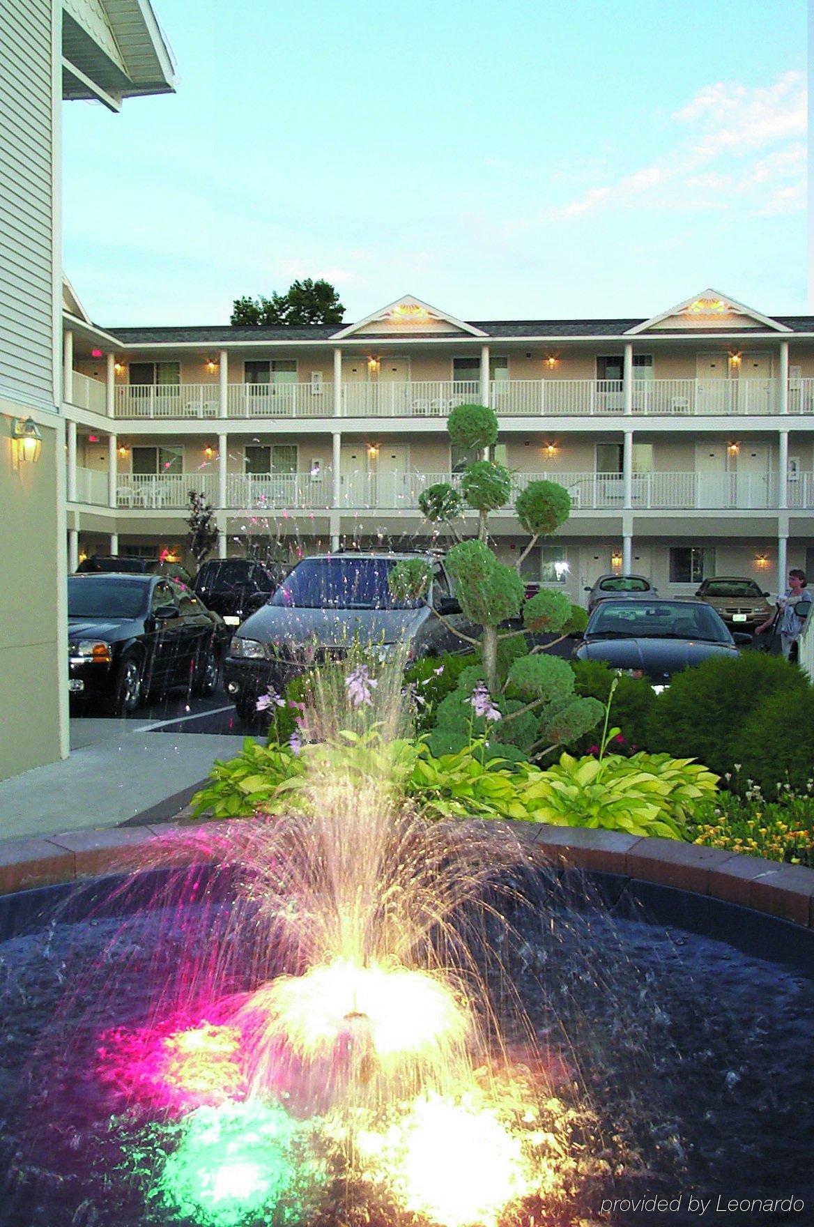 Parkside Inn Bridgeview Mackinaw City Exteriör bild