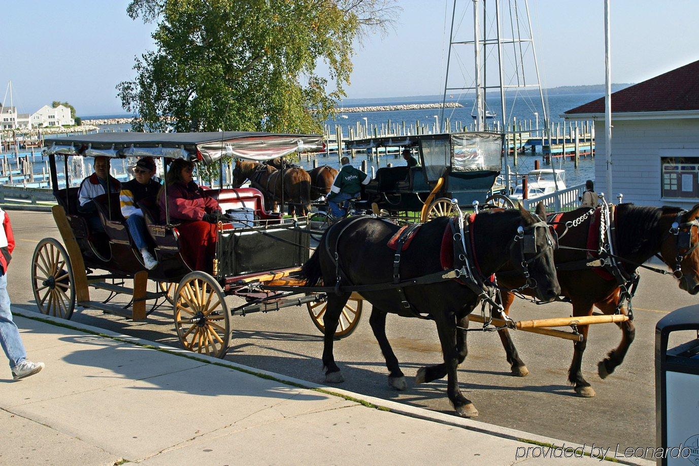 Parkside Inn Bridgeview Mackinaw City Exteriör bild